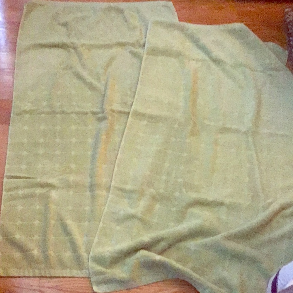Pottery barn towels